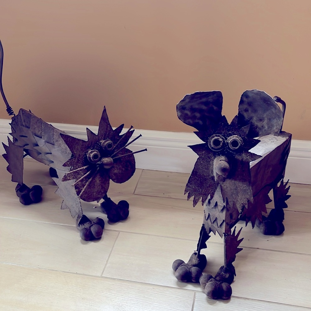Metal cat and dog